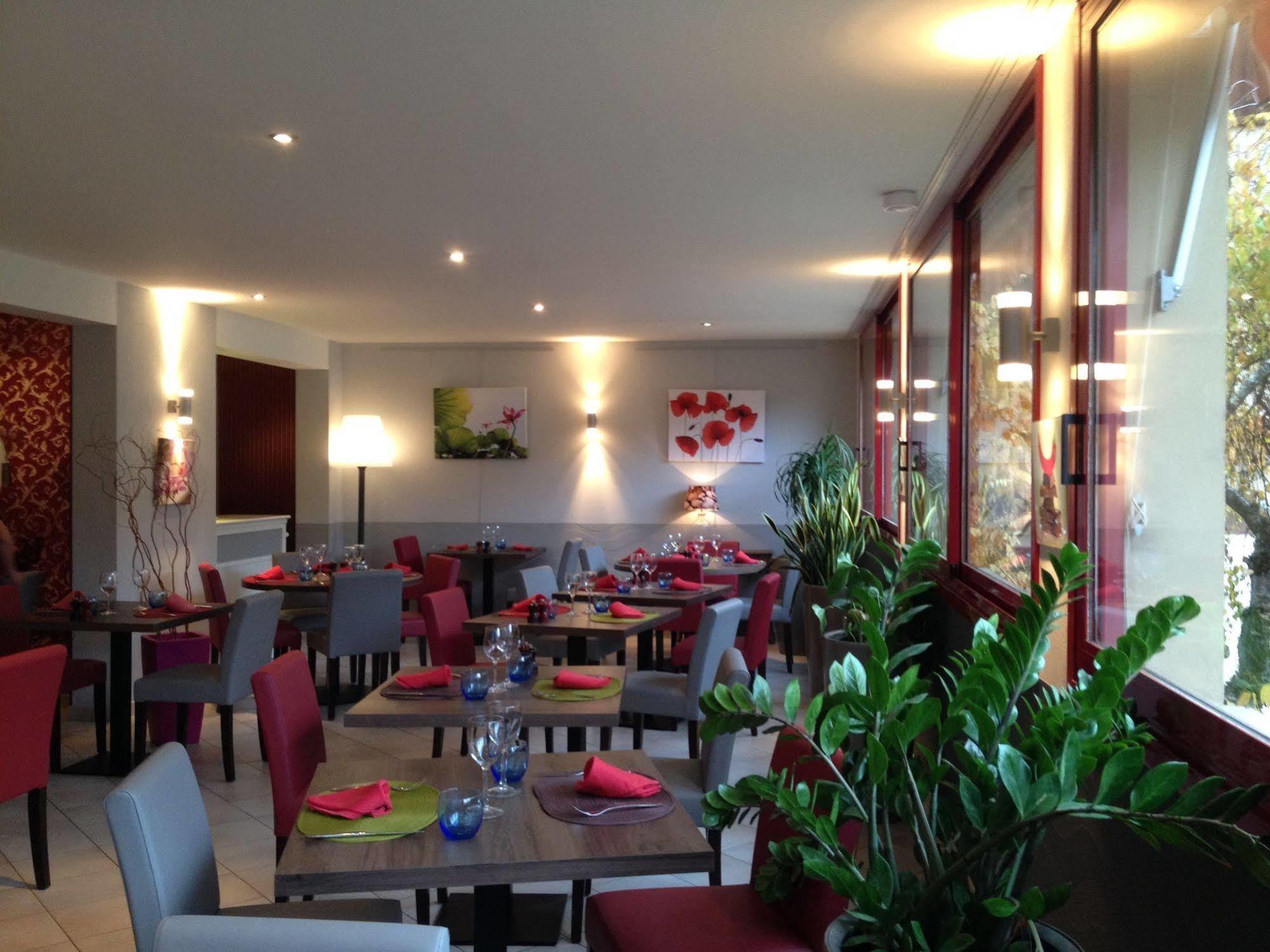 Logis Hotel La Terrasse Fleurie Divonne-les-Bains Restaurant photo